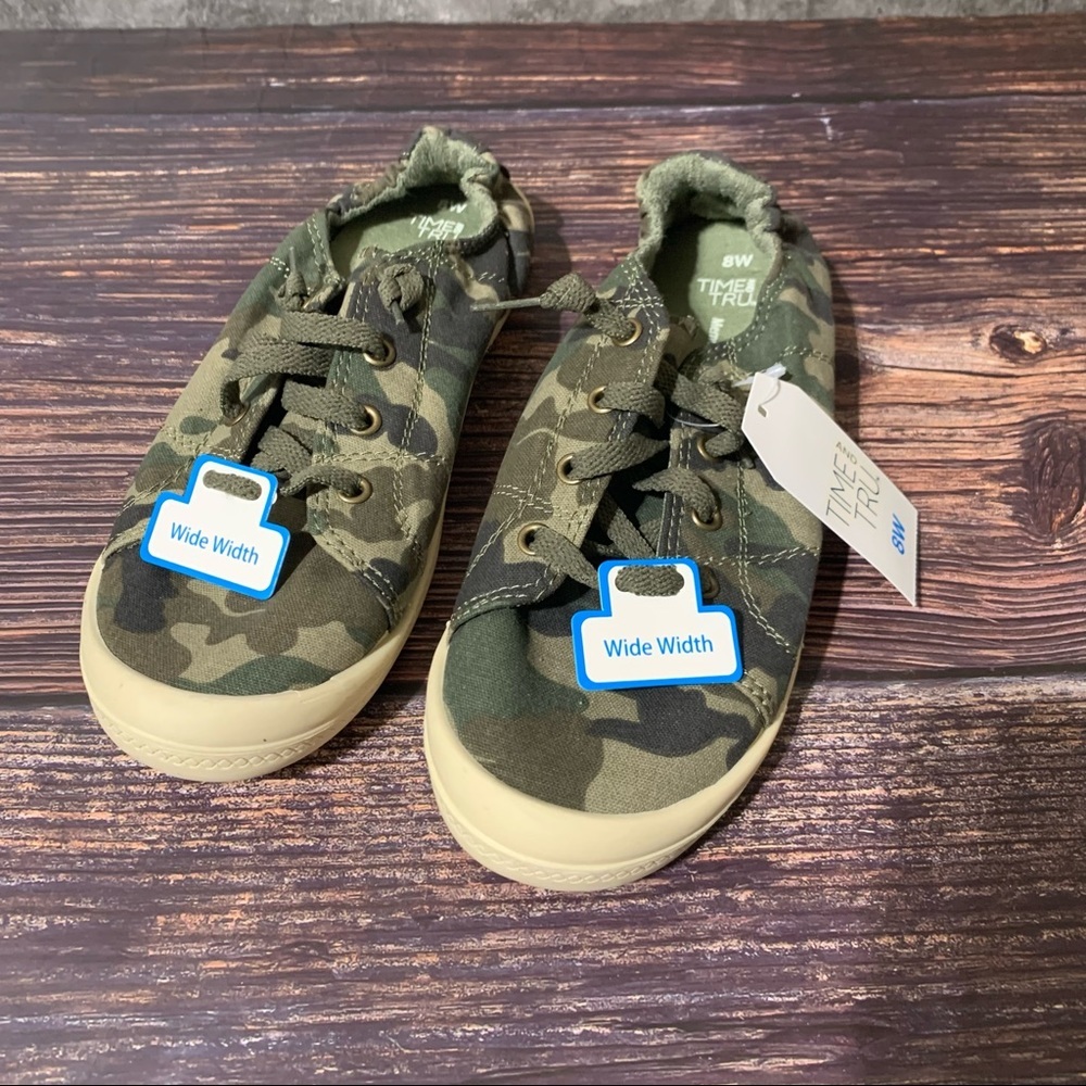 Time and Tru Women's Memory Foam Scrunchback Camo Sneaker